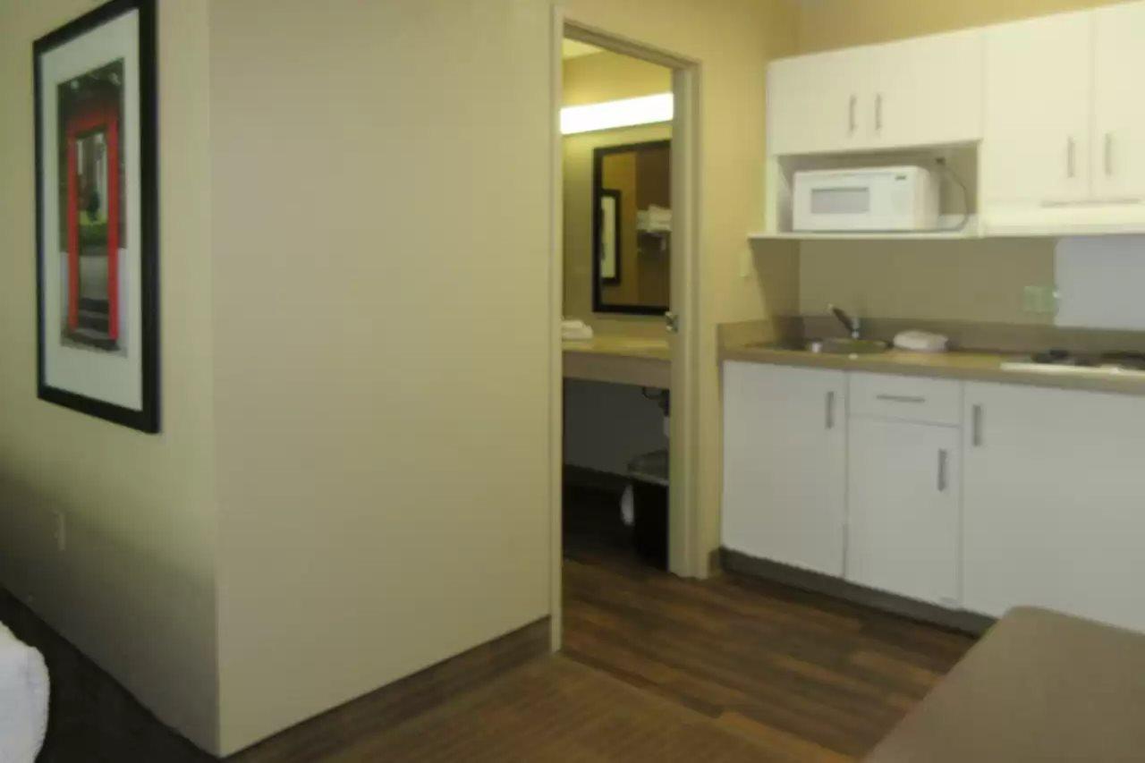 Suburban Studios Winston-Salem Near Hanes Mall Екстериор снимка