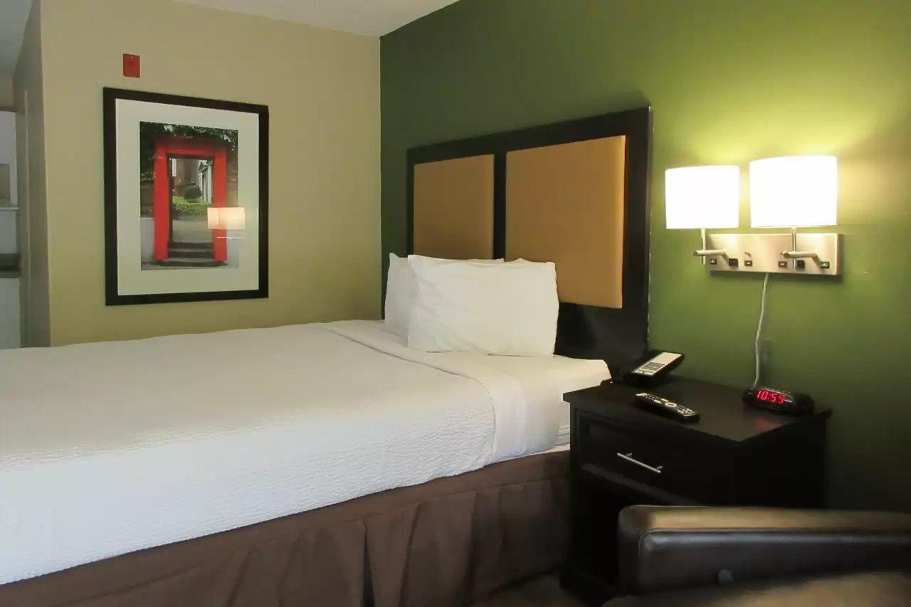 Suburban Studios Winston-Salem Near Hanes Mall Екстериор снимка