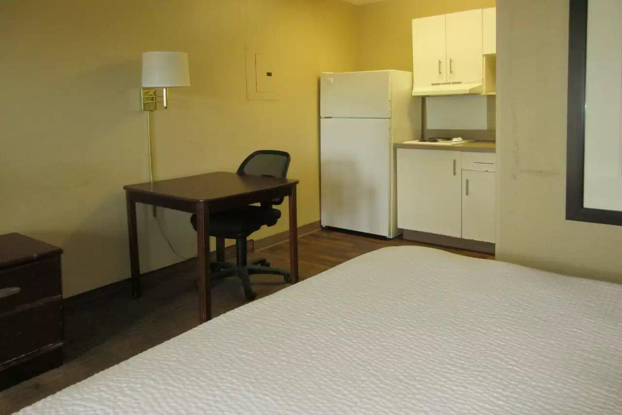 Suburban Studios Winston-Salem Near Hanes Mall Екстериор снимка