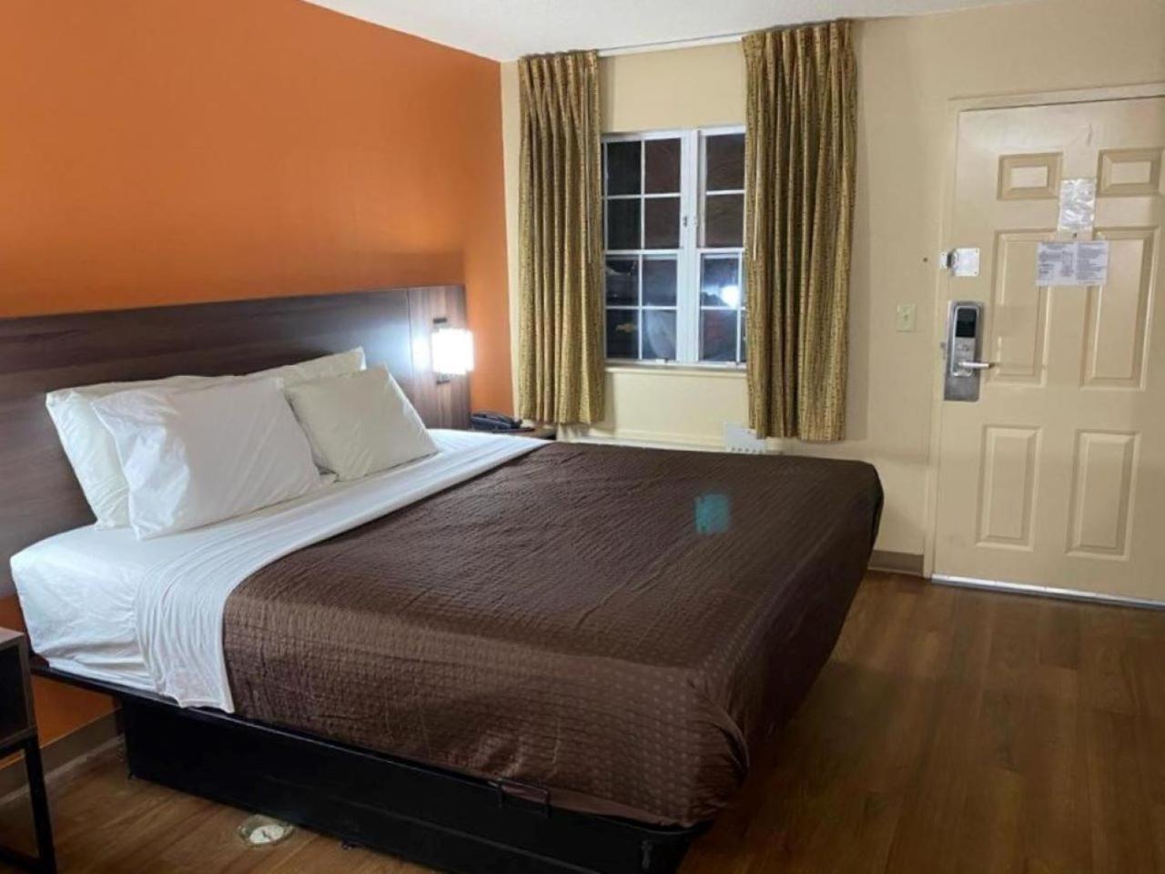 Suburban Studios Winston-Salem Near Hanes Mall Екстериор снимка