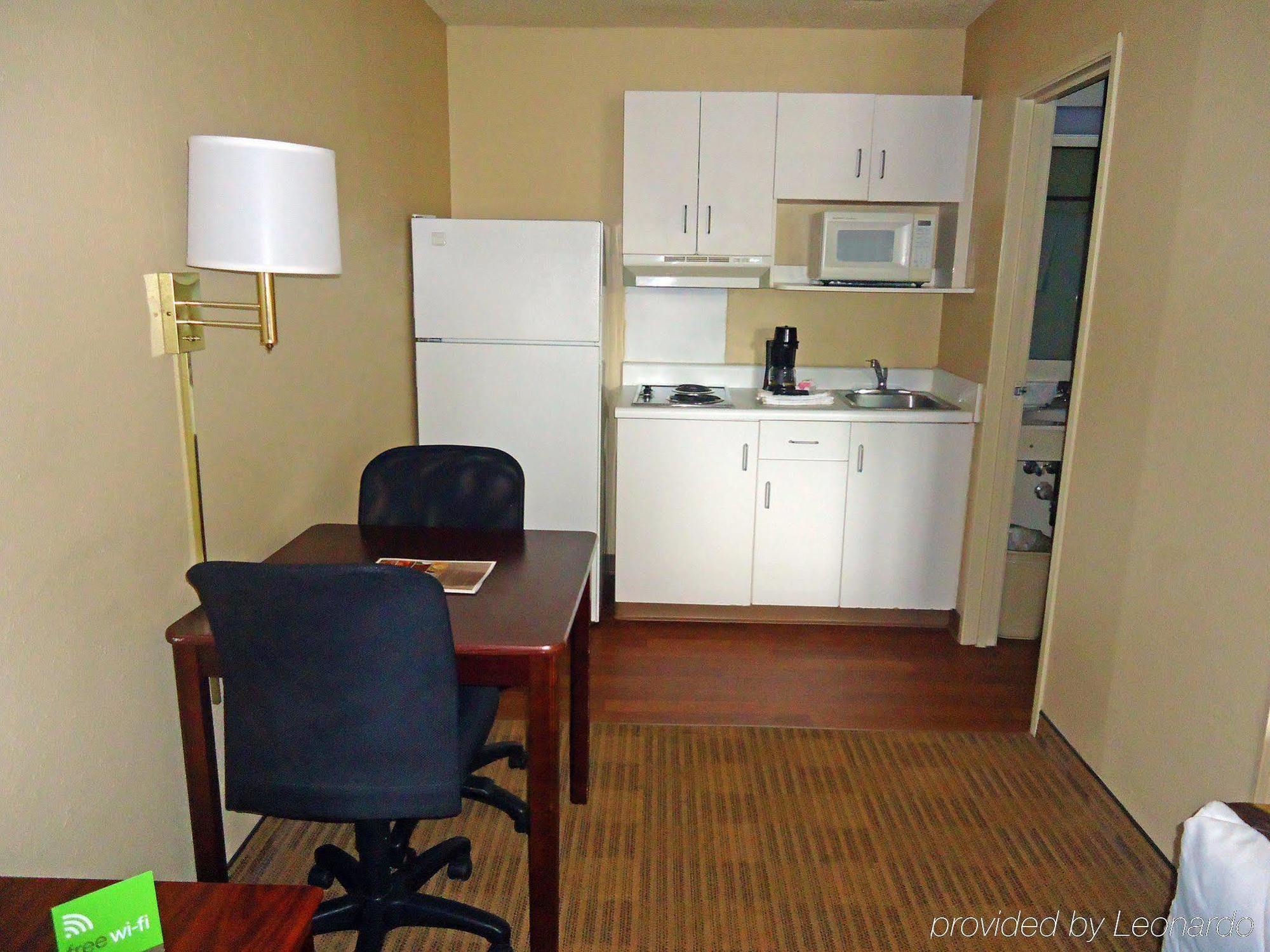Suburban Studios Winston-Salem Near Hanes Mall Екстериор снимка