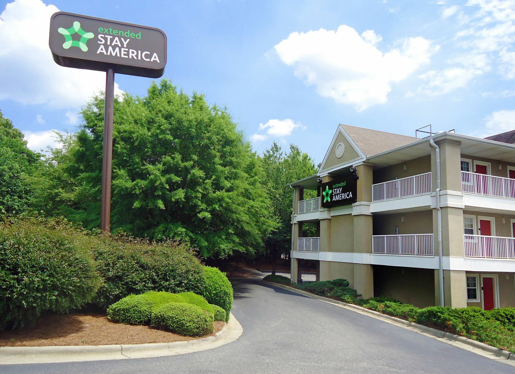 Suburban Studios Winston-Salem Near Hanes Mall Екстериор снимка